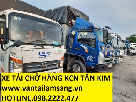 Xe tải chở hàng KCN Tân Kim
