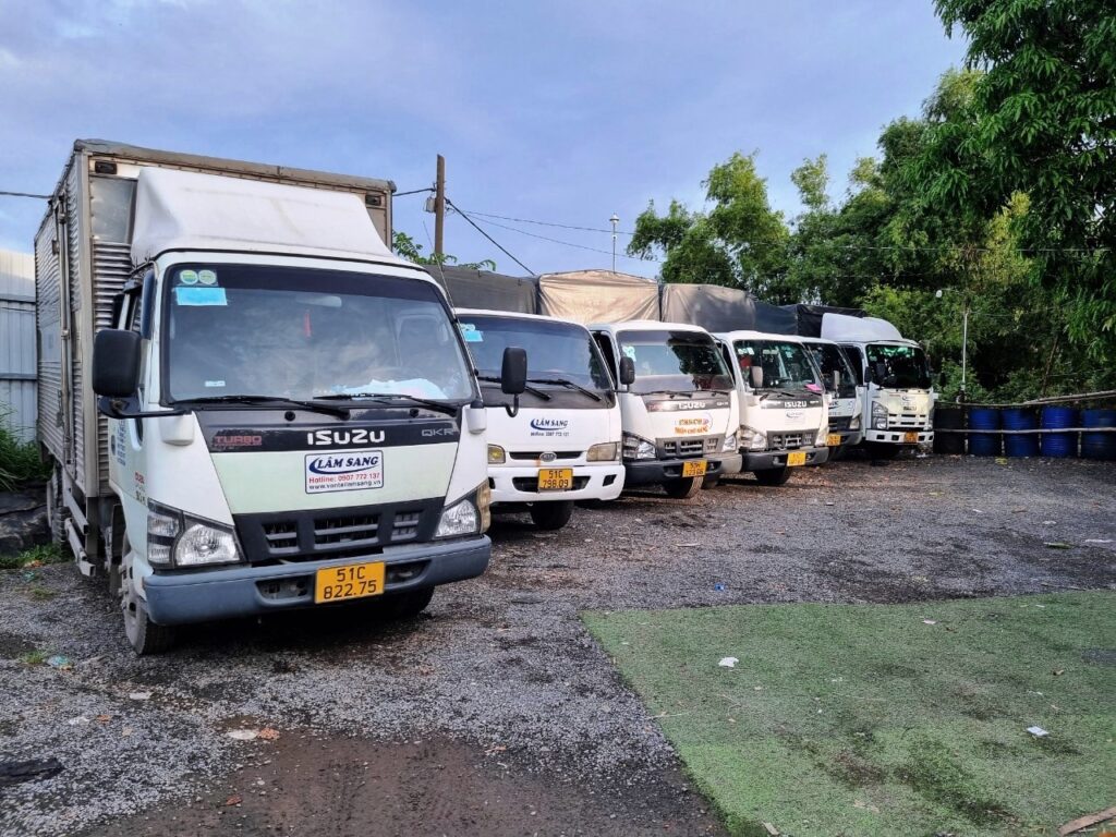 Lâm Sang cung cấp dịch vụ cho thuê xe tải vận chuyển hàng hóa trên mọi tuyến đường.